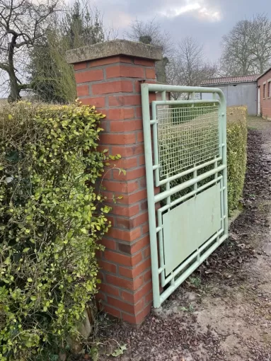 Démolition et construction d'un pilastre en brique près de Aire-sur-la-Lys, Saint-Omer, CMI Audomarois