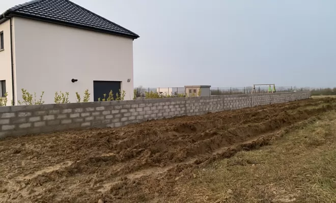Construction d'un muret en parpaing à proximité de Boulogne-sur-Mer, Saint-Omer, CMI Audomarois